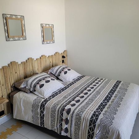 Studio Le Titoune Acces Plage St-Francois Avec Reservoir D'Eau Automatique سانت فرانسوا المظهر الخارجي الصورة