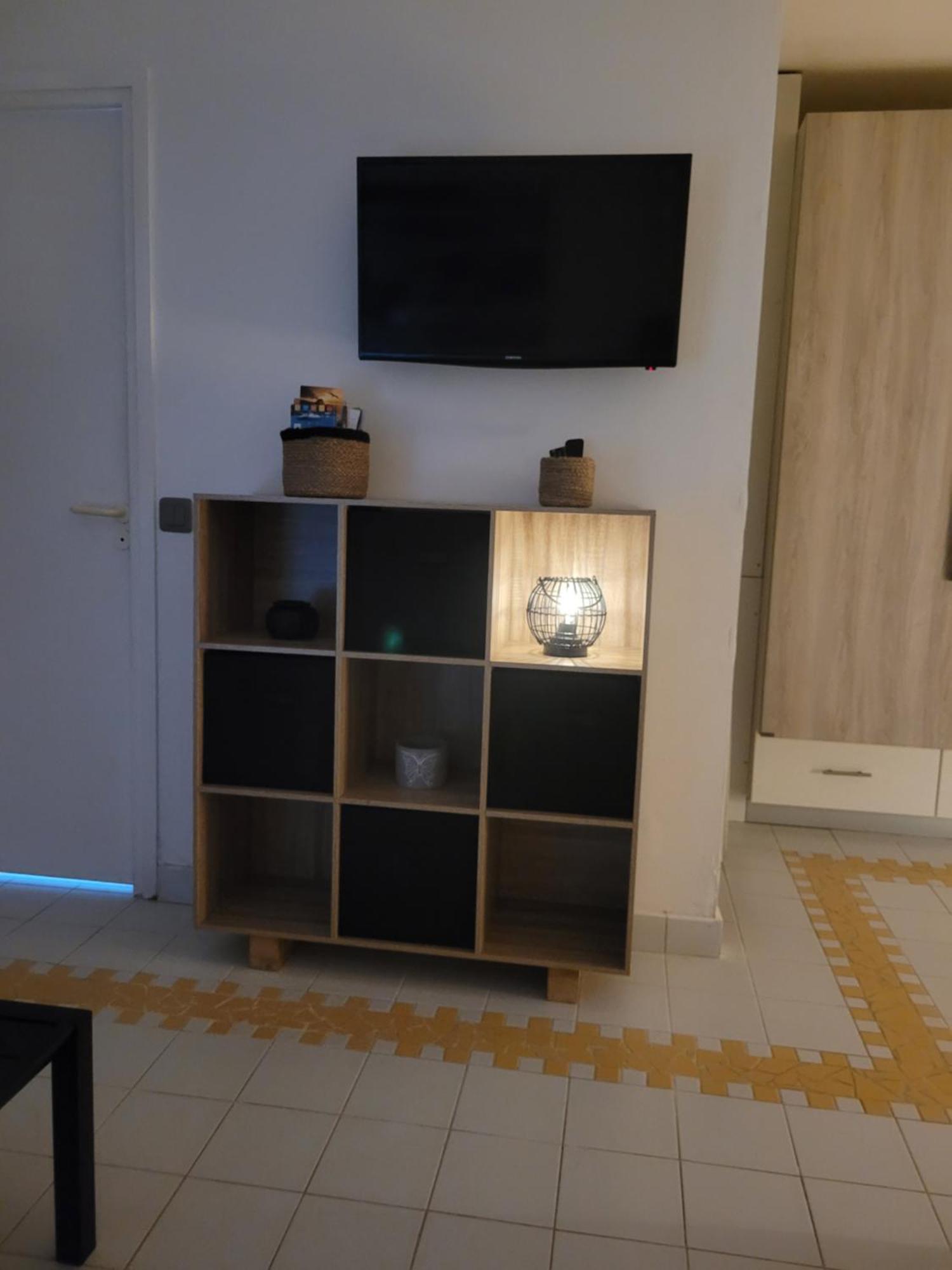 Studio Le Titoune Acces Plage St-Francois Avec Reservoir D'Eau Automatique سانت فرانسوا المظهر الخارجي الصورة